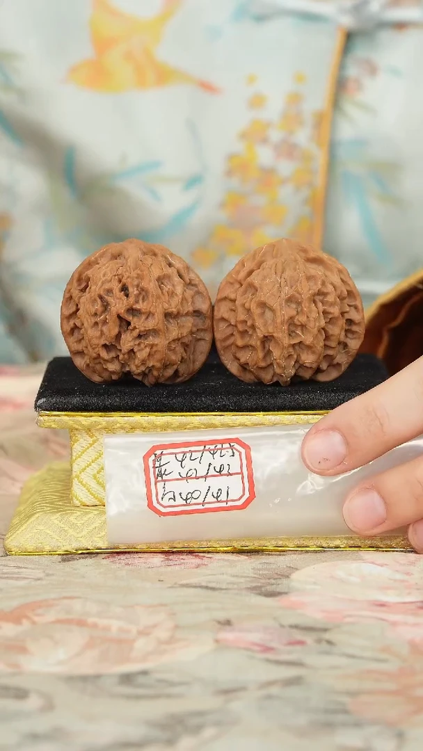 【闪购商品】文玩核桃把件苹果园