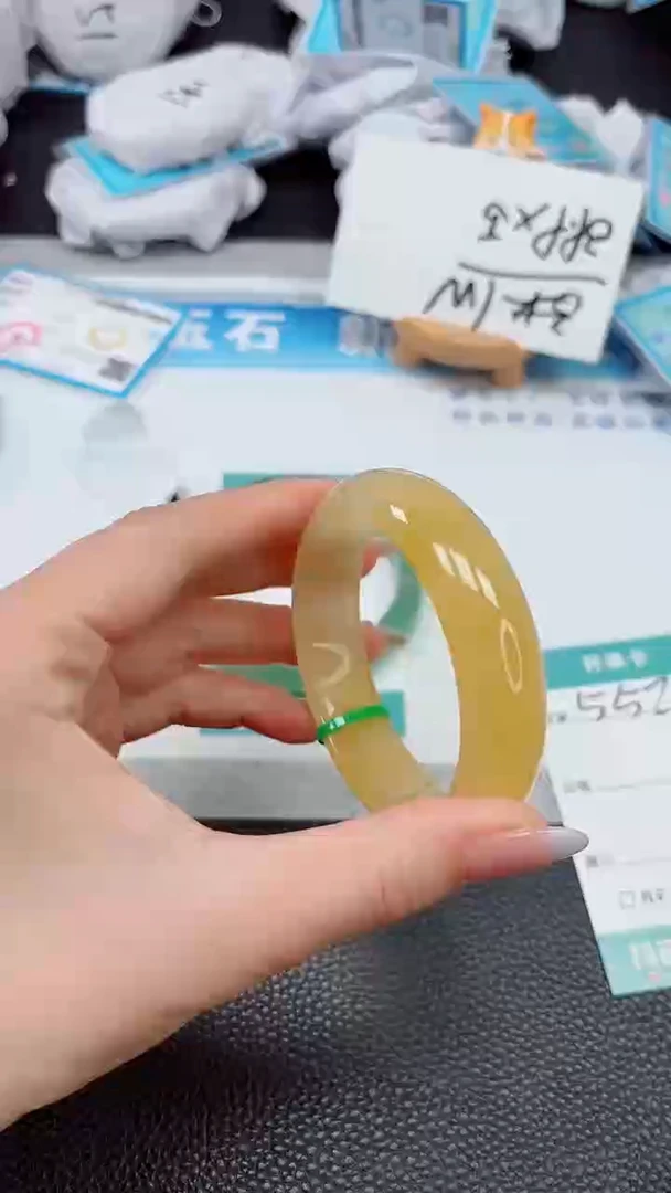 【闪购商品】石英质玉手镯未镶嵌552