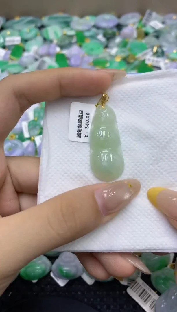 颈饰未镶嵌翡翠天然缅甸翡翠A货