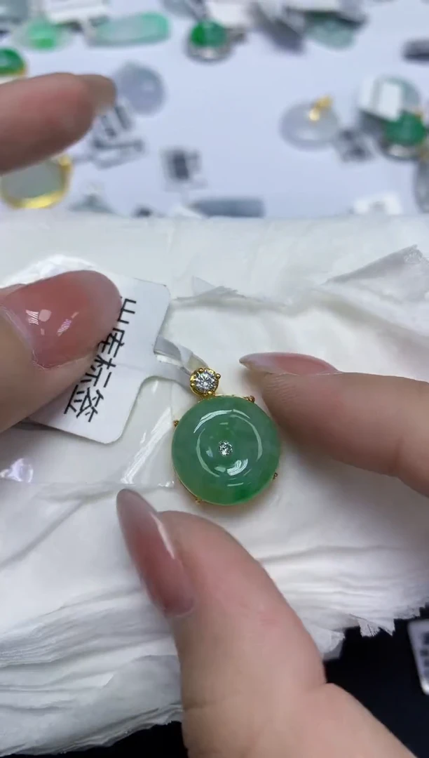 颈饰未镶嵌翡翠天然缅甸翡翠A货多样性发一件