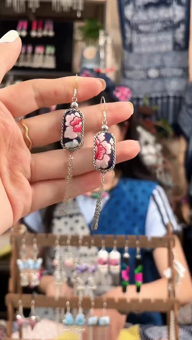 织绣民族风非遗老绣饰品635