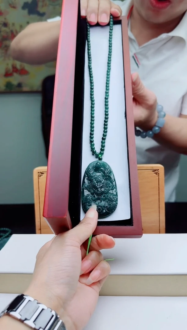颈饰未镶嵌翡翠多样性发其一