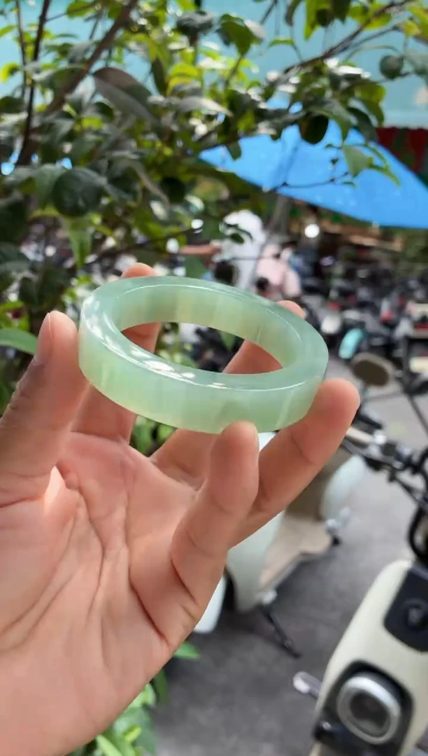 未镶嵌晴水定制翡翠圈口54