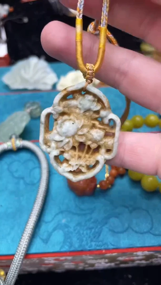 未镶嵌岫玉吊坠·