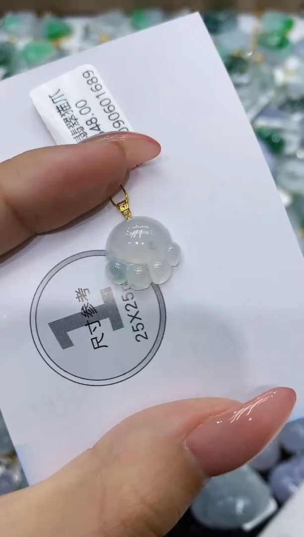 颈饰18K金镶嵌翡翠111111111111