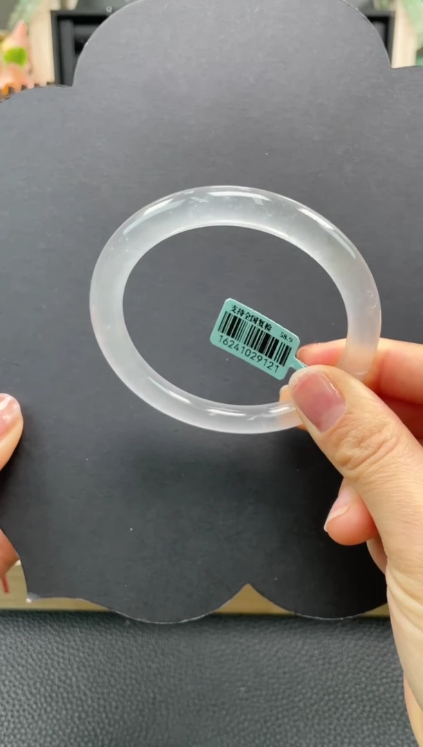 【闪购商品】石英质玉手镯未镶嵌口58+