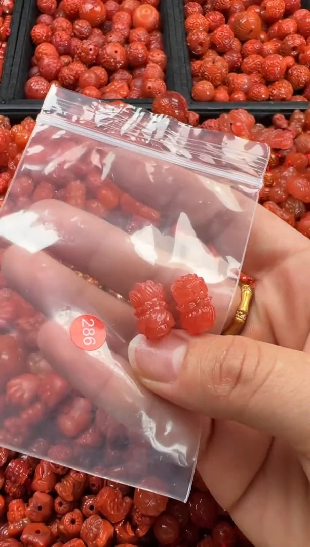 【闪购商品】南红玛瑙颈饰未镶嵌1