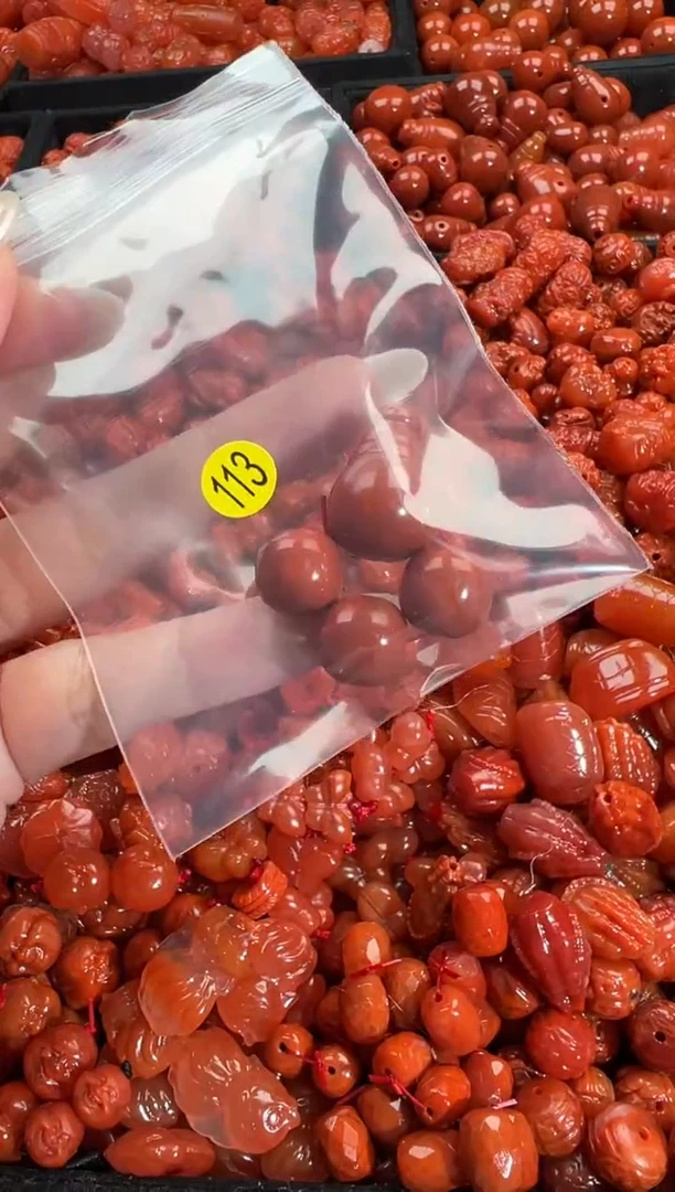 颈饰未镶嵌南红玛瑙1