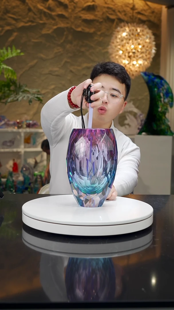 手工艺品琉璃金红蓝切面花瓶