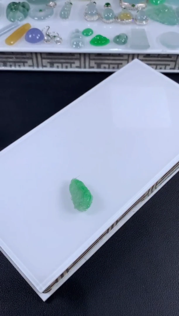 未镶嵌定制翡翠健**条翡翠