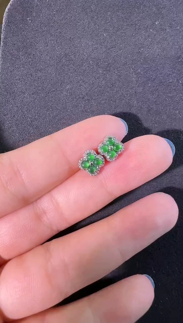 翡翠未镶嵌耳钉四叶草