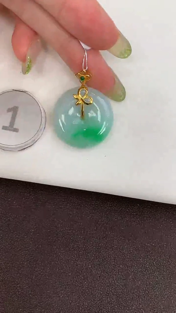 颈饰18K金镶嵌翡翠天然缅甸a货翡翠