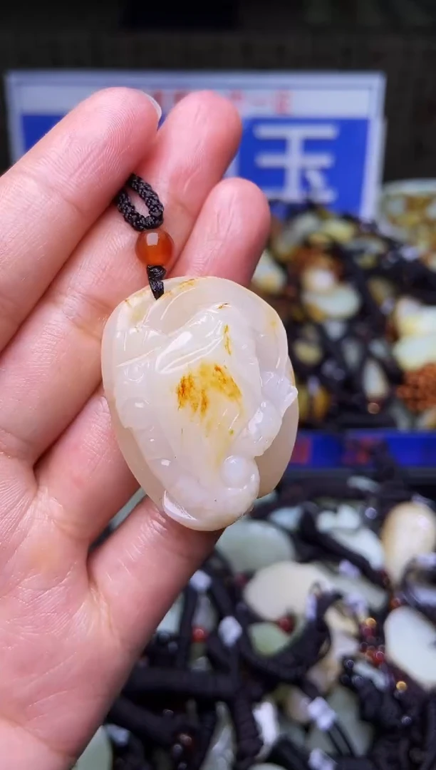 和田玉未镶嵌颈饰1