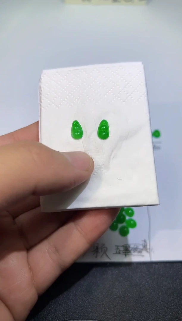 裸石翡翠天然缅甸A货翡翠一件