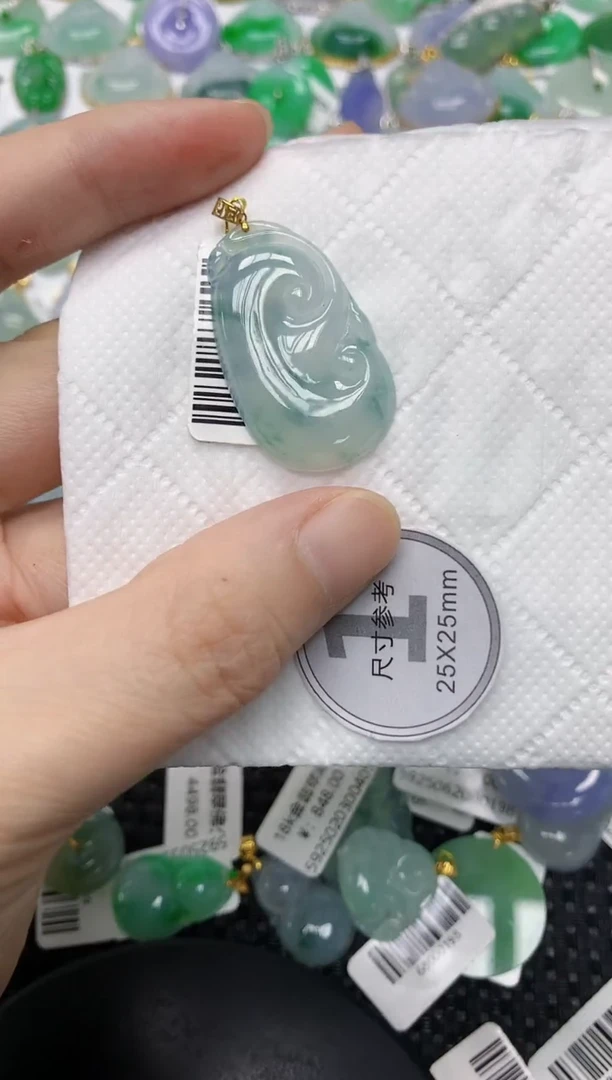 翡翠18K金镶嵌颈饰11111111