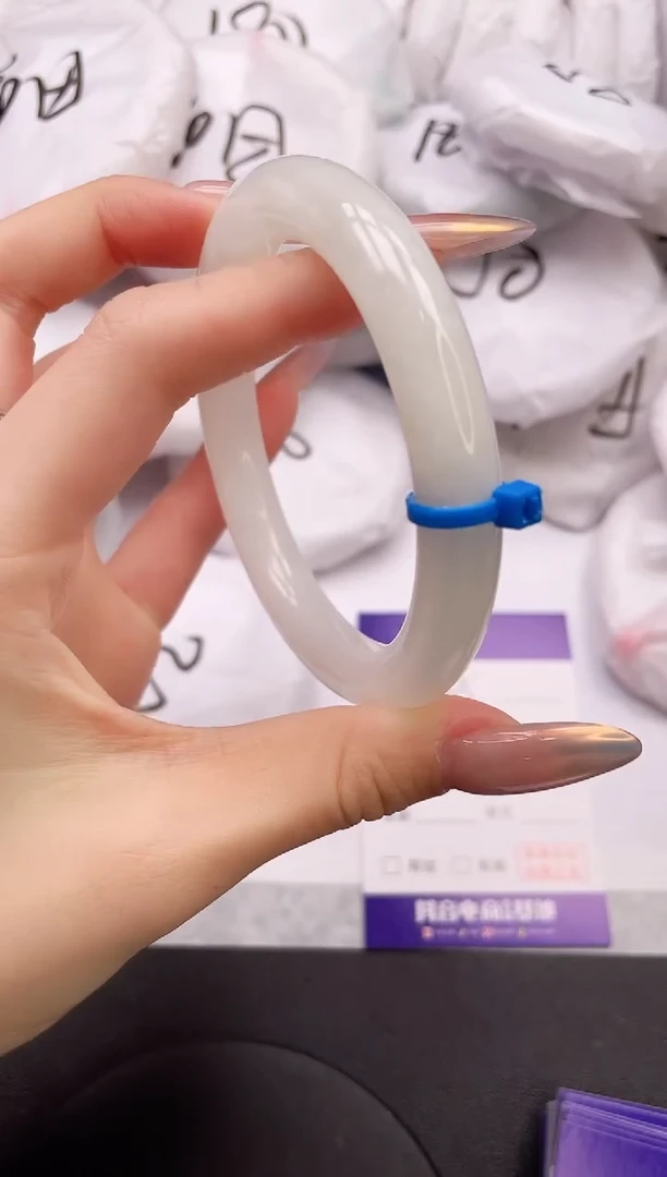 【闪购商品】和田玉手镯未镶嵌20K65-60