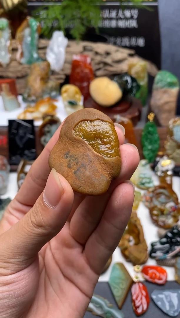 颈饰未镶嵌翡翠大马坎独料石来运转