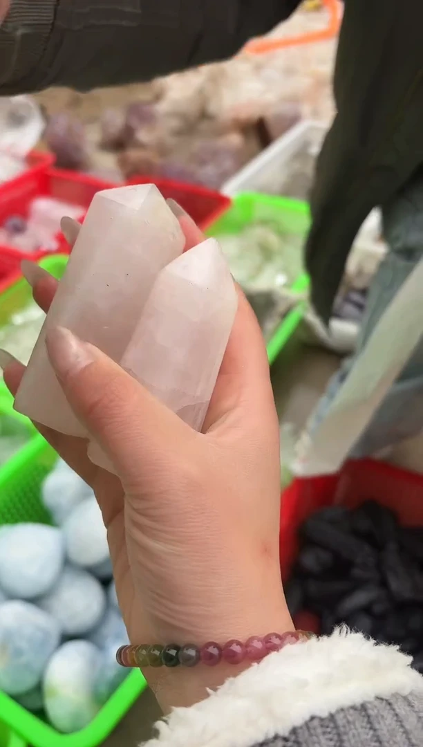 【闪购商品】水晶摆件未镶嵌粉水晶柱子 多样性发一个 626