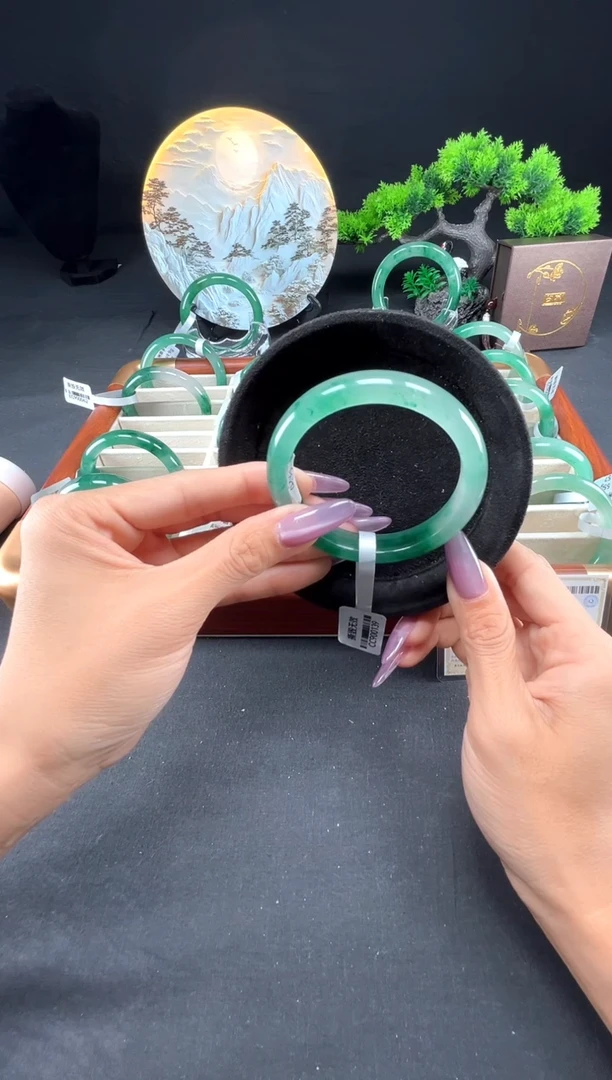 未镶嵌手镯石英质玉（非洲翠）真品上等纯天然非洲翠玉手镯石英质玉