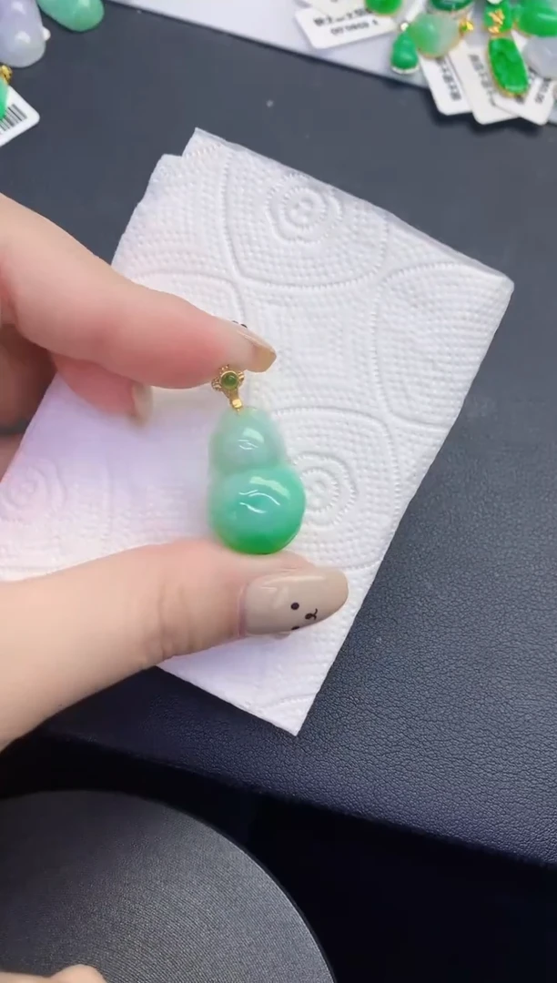 颈饰未镶嵌翡翠缅甸天然翡翠A货