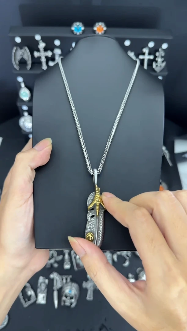 无钛钢羽毛吊坠搭配龙骨项链60CM长度