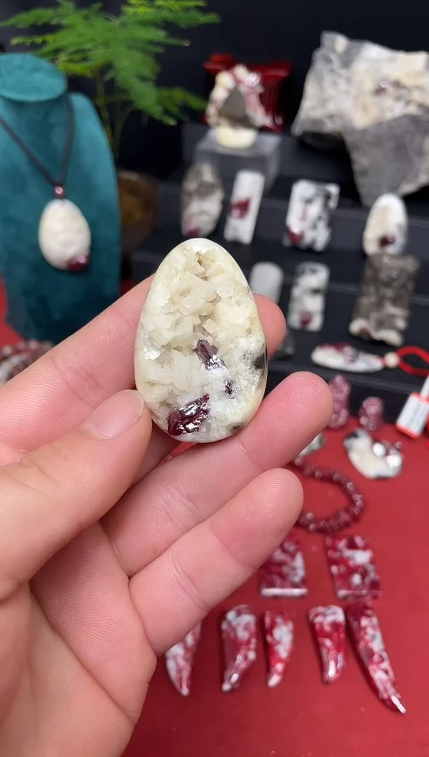 天然辰砂聚宝盆吊坠