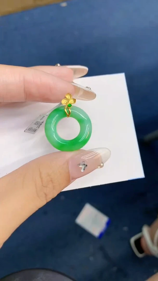 翡翠18K金镶嵌吊坠(不含链)1