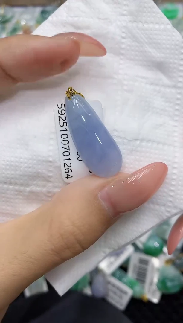 颈饰18K金镶嵌翡翠11111111Q