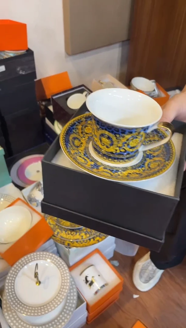 杯鸿辉家品牌瓷器，京东包邮！