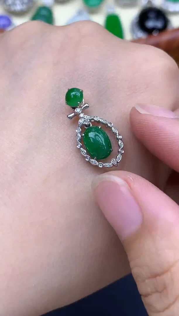 颈饰18K金镶嵌翡翠315-中国好珍宝