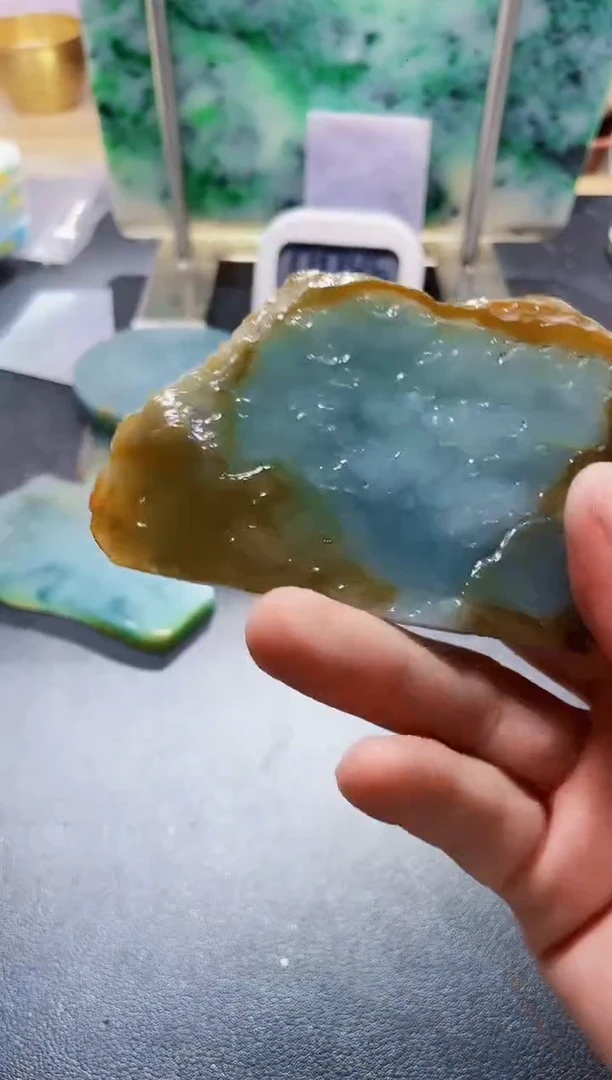 未镶嵌定制翡翠山***峰翡翠537
