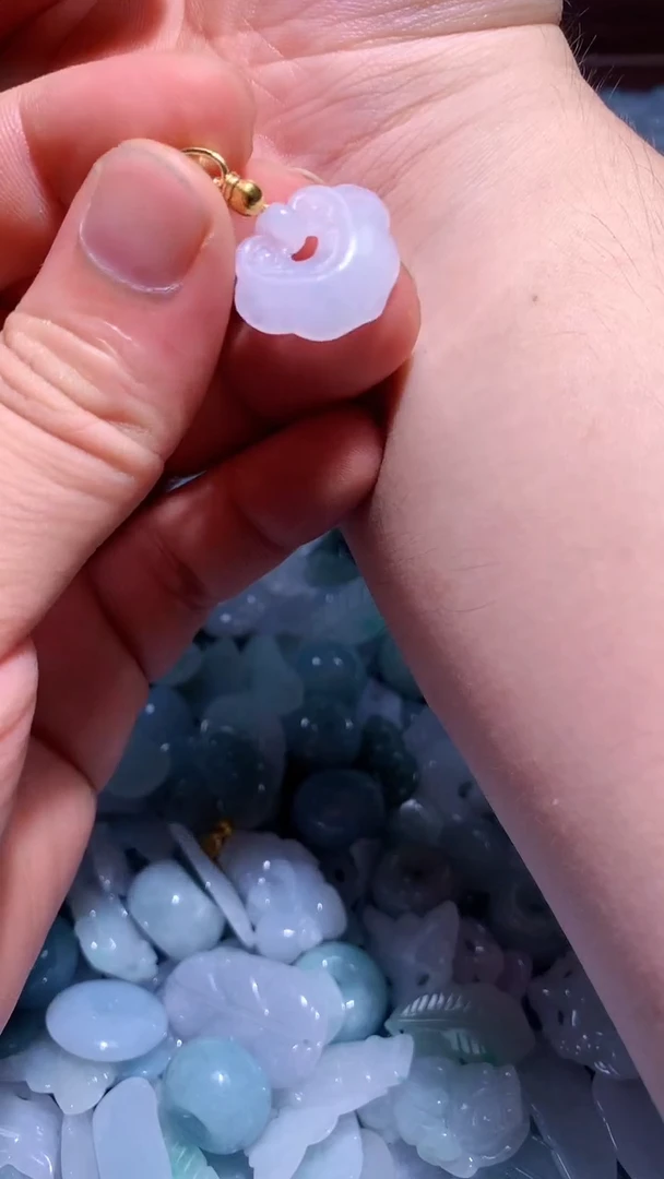 翡翠未镶嵌颈饰翡翠A货（不含链）