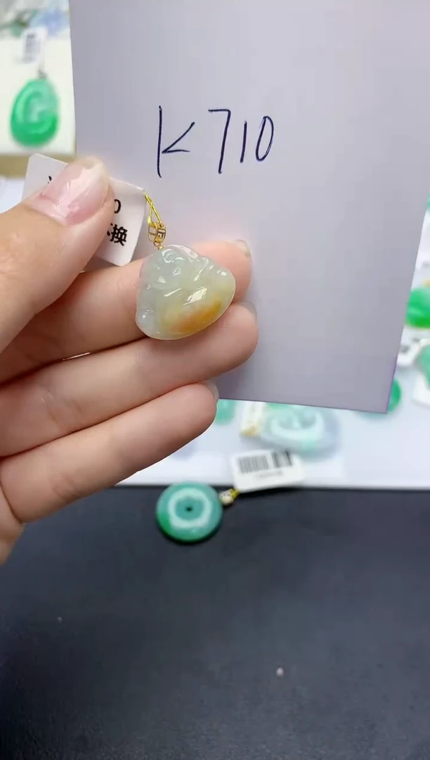 翡翠18K金镶嵌颈饰天然缅甸A货翡翠