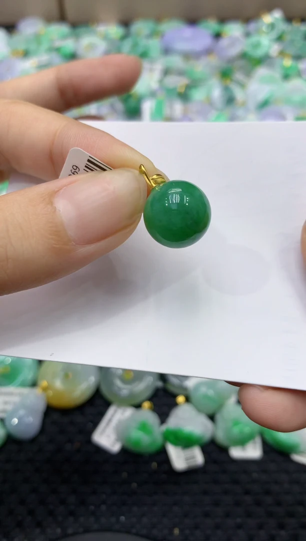 颈饰18K金镶嵌翡翠天然缅甸翡翠A货