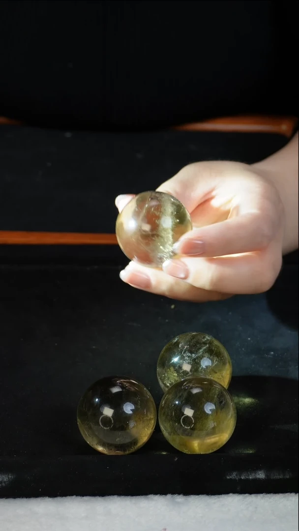 未镶嵌珠宝半成品水晶黄水晶球D21多样性发其一
