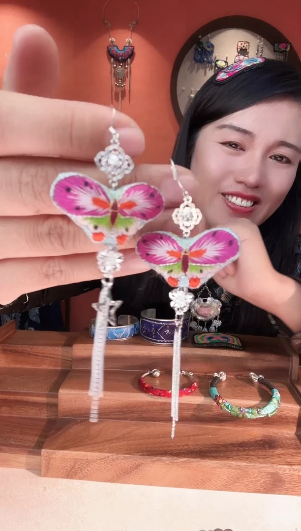 织绣长红苗银苗绣手工首饰08