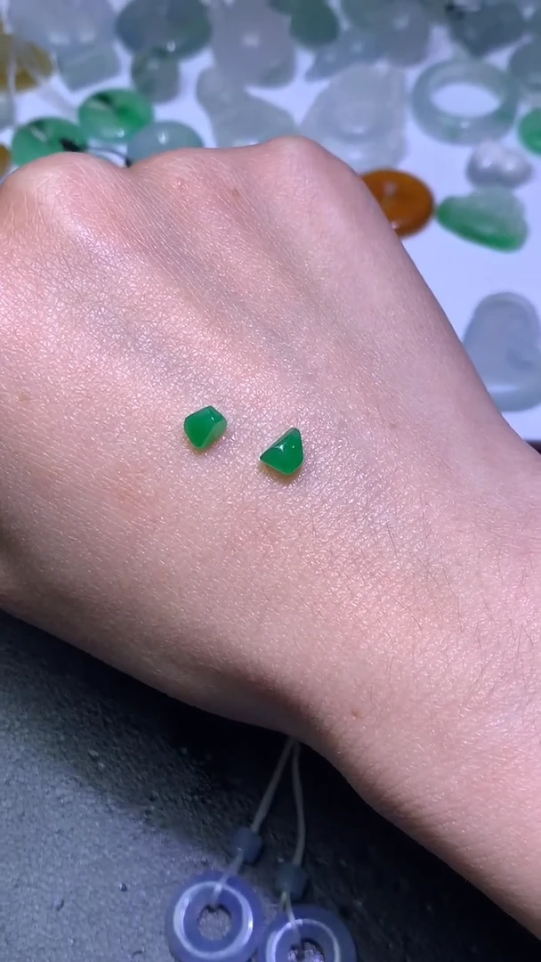 未镶嵌定制翡翠毛货