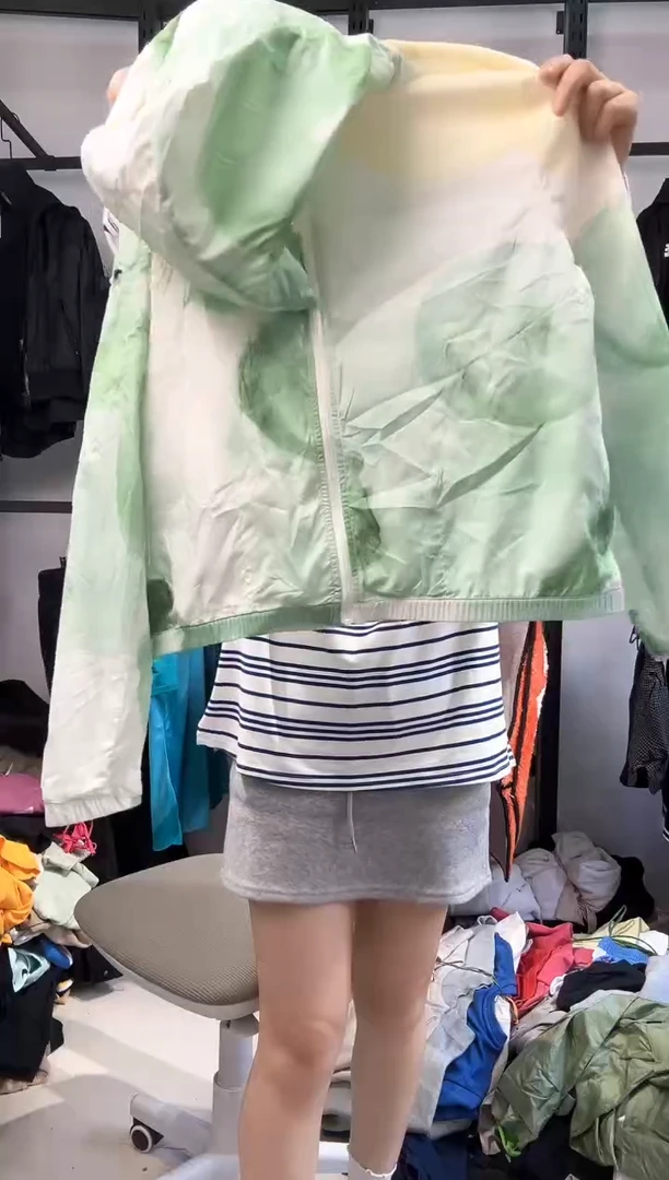 2399编码  瑕疵直播间过款为准 尺码M