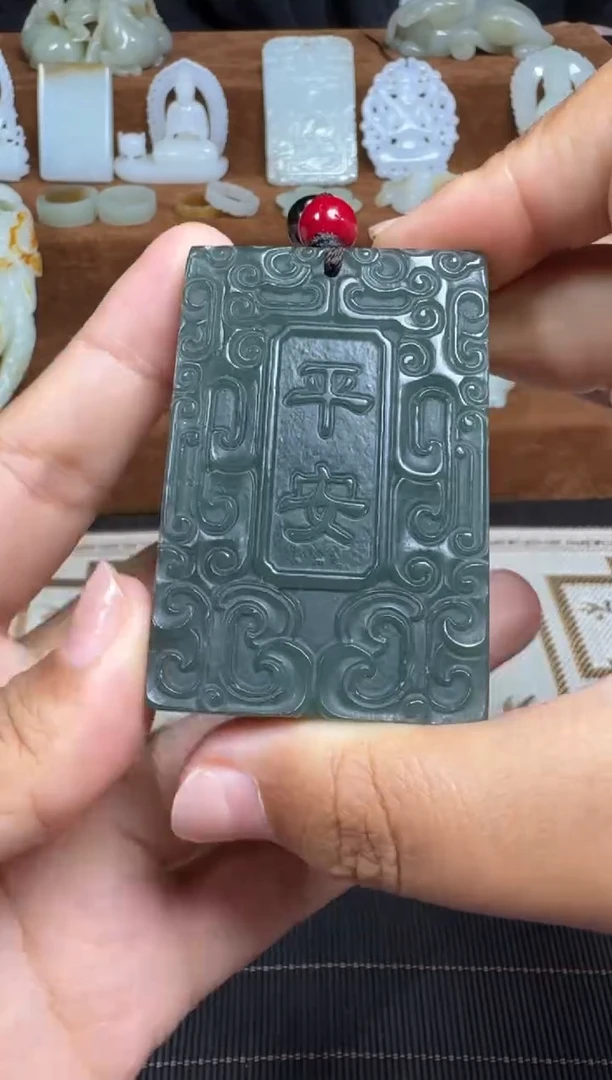 颈饰未镶嵌和田玉1