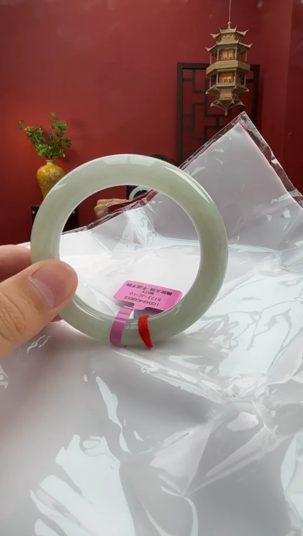 未镶嵌手镯（圆镯）翡翠翡翠手镯15