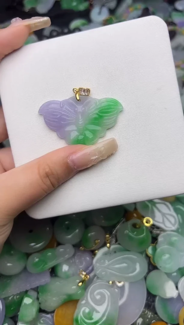 翡翠未镶嵌颈饰天然缅甸翡翠吊坠