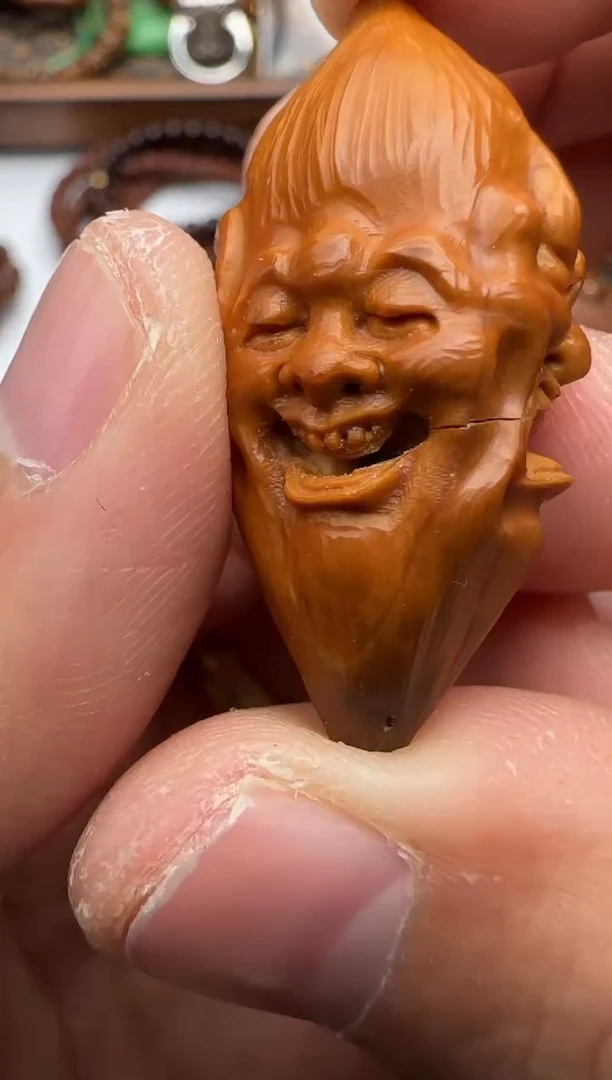 把件橄榄核未镶嵌配饰