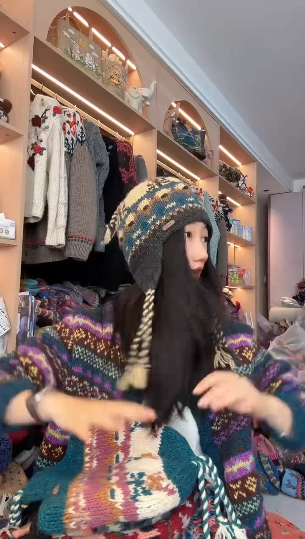 羊毛咖色九辫护耳