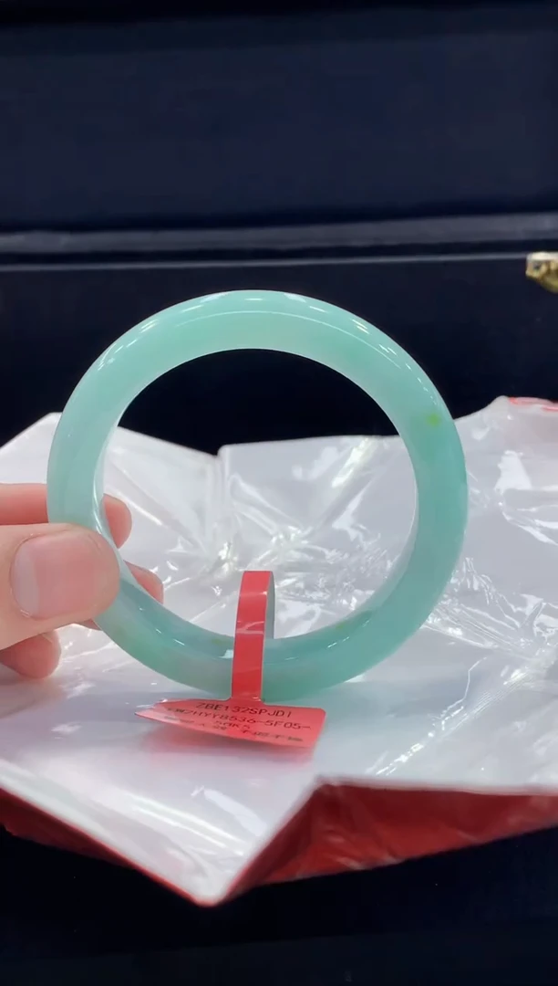 未镶嵌手镯翡翠翡翠手镯