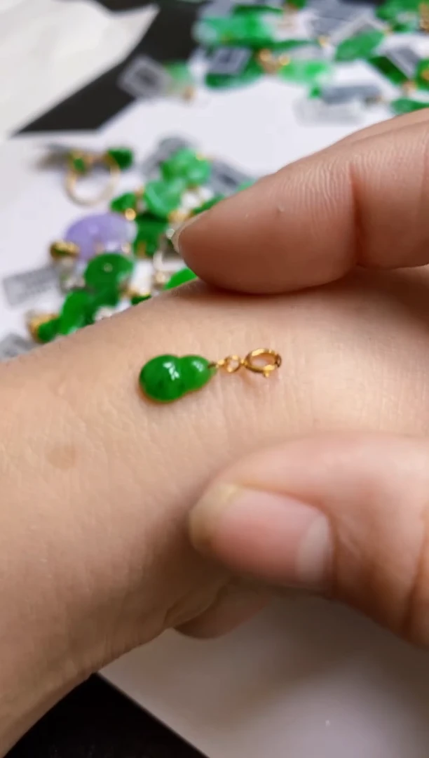 【闪购商品】翡翠颈饰18K金镶嵌滴流