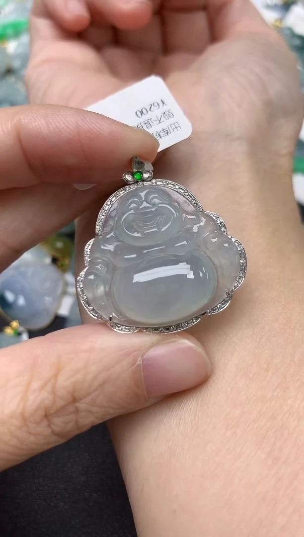 颈饰18K金镶嵌翡翠一*天然缅甸A货翡翠
