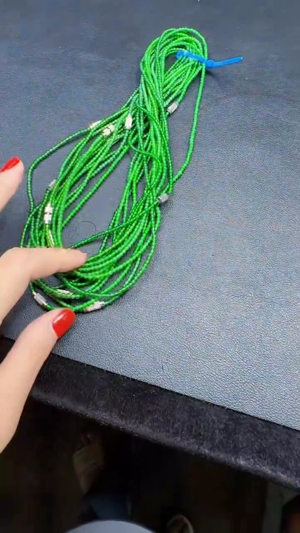 未镶嵌定制翡翠翡翠有轻微色差属于正常现象，珠链多样性发货1