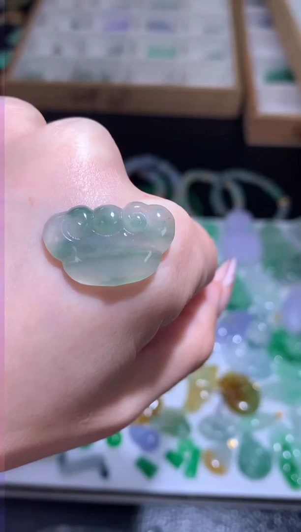 未镶嵌定制翡翠如意