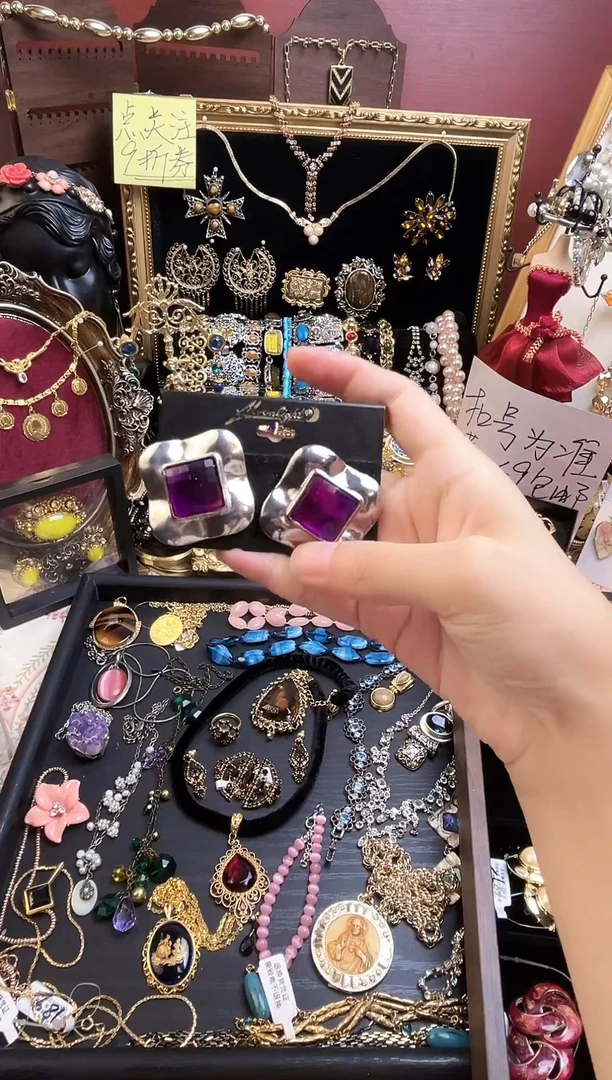 中古饰品 默认微瑕 N退换(货品总金额：199元)