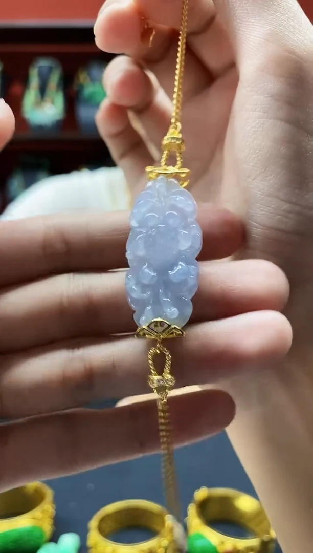 颈饰未镶嵌翡翠手串